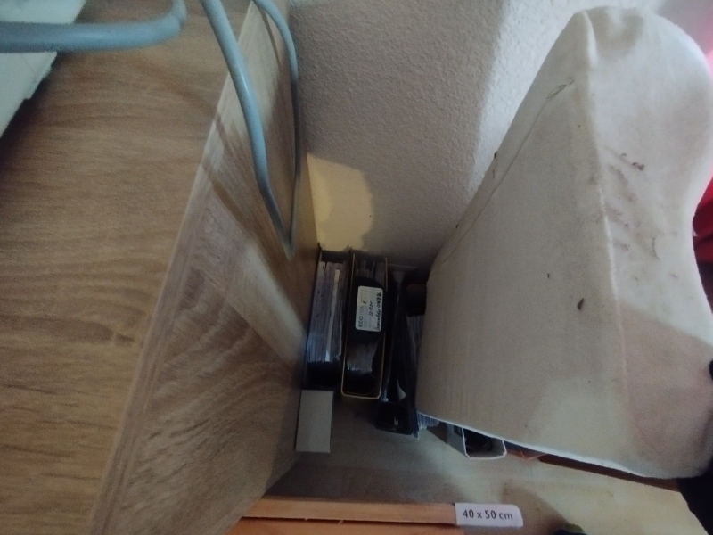 In Boeckten weist der Verdacht auf Maeusebefall in einem Innenbereich auf noetige Massnahmen hin, die den Einsatz eines Kammerjaegers erfordern.